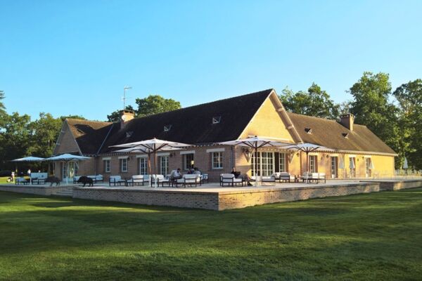 Les Aisses Golf Club Clubhouse