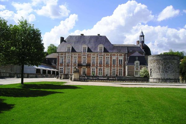 1.chateau D Etoges Chambre Outside