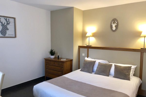 2. Hotel Saint Laurent Montfort Lamaury Room 2