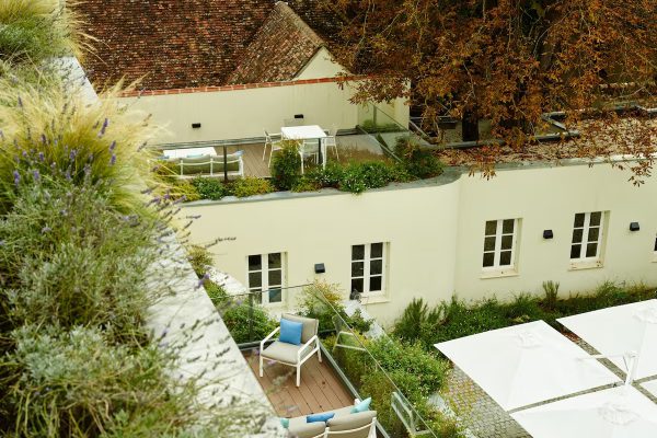 3.la Demeure Du Parc Right.jpg