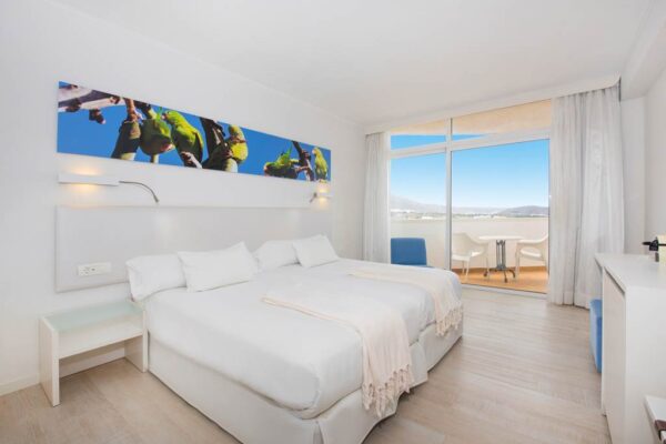 Bouganville Playa 0418 01