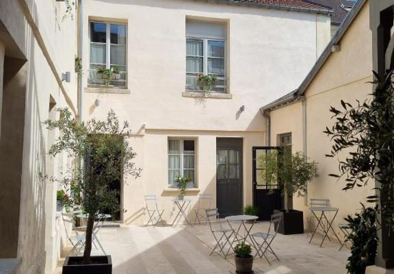 5. Hotel Le Chantilly Chantilly Outsice