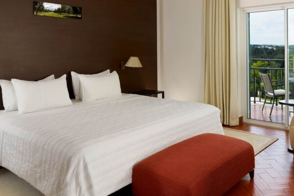 penina Hotel Bed