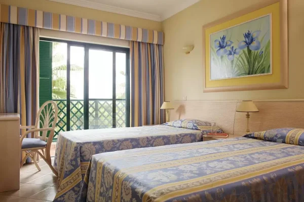Fromosa Park Apartments Room