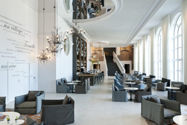 7. Mgallery Les Cures Marines Trouville Bar