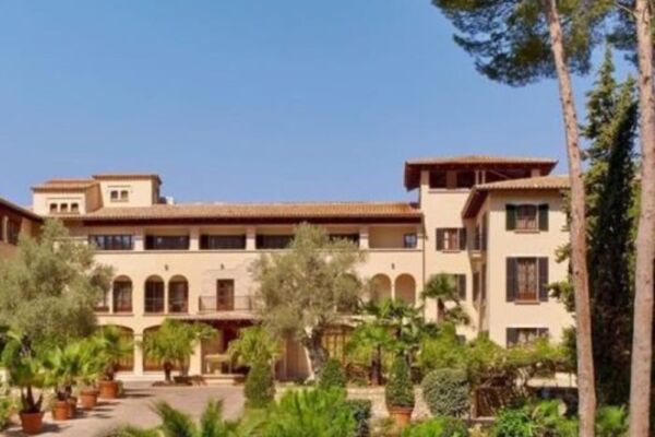 Arabella Sheraton Golf Hotel Facade