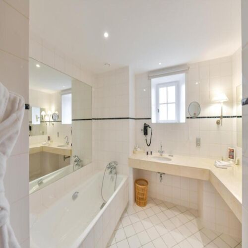 Château De Chailly Bathroom