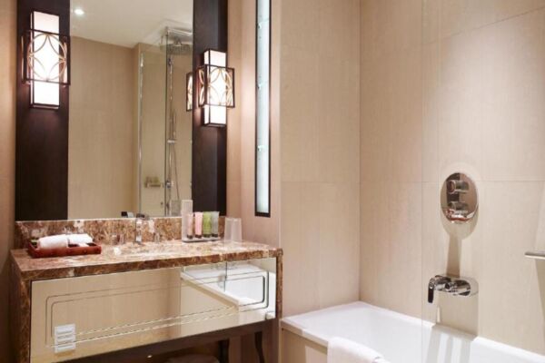 Dona Filipa, Vale Do Lobo Bathroom