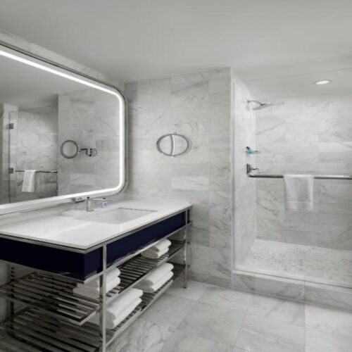 Fontainebleau Miami Beach, Bathroom