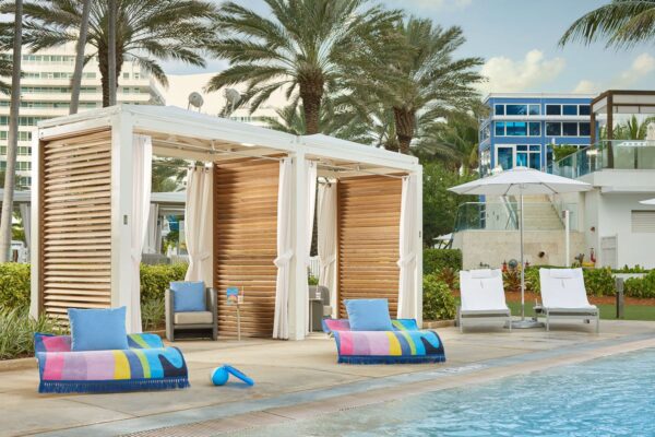 Fontainebleau Miami Beach, Beach