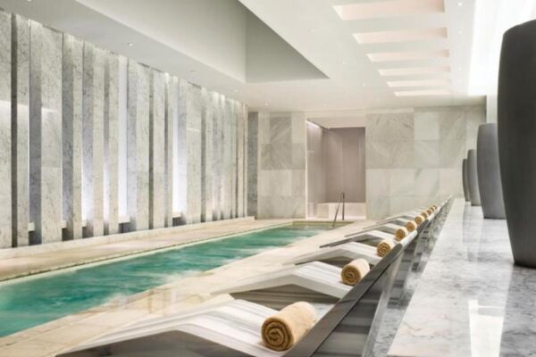 Fontainebleau Miami Beach, Indoor Pool