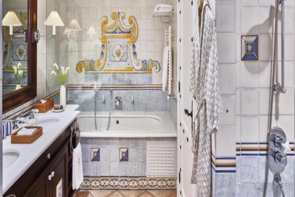 Grand Hotel Residencia Bathroom