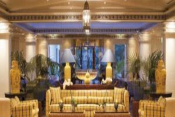 Grand Hotel Residencia Lobby