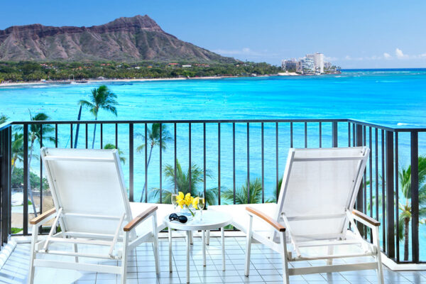 Halekulani Diamond Head Suite 01