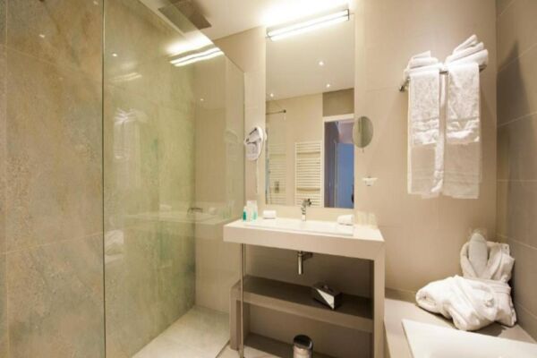 Holiday Inn, Le Touquet Bathroom