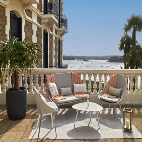 Hotel Barriere Le Grand Hotel, Balcony