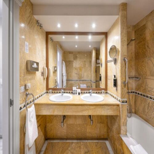 La Cala Resort Hotel Bathroom