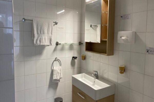 Le Regina, Hardelot Bathroom