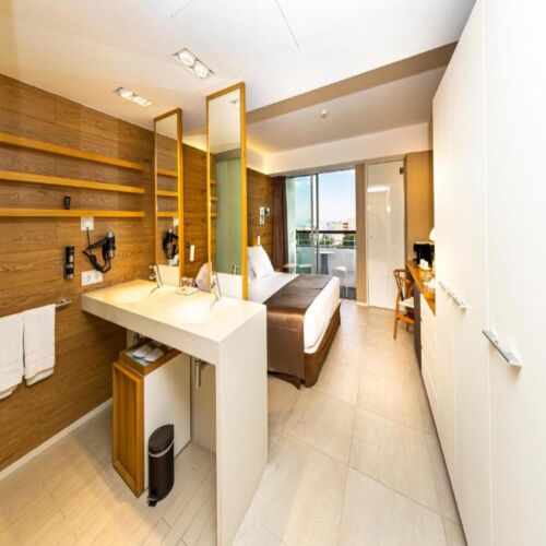 Leonardo Boutique Hotel Bathroom