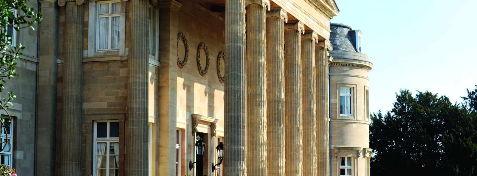 Luton Hoo Front