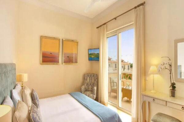 Monte Rei Bedroom