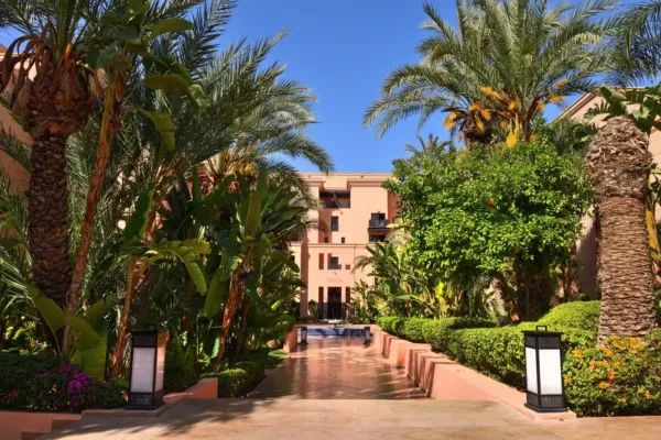 Movenpick Outside2 1600w