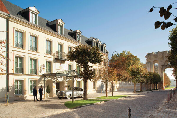 Opening Auberge Du Jeu De Paume Exterior