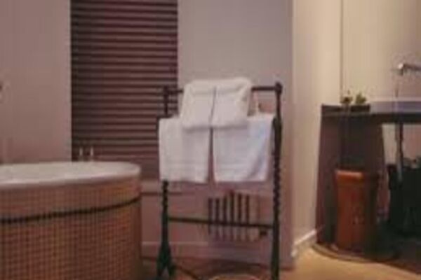 Relais Et Chateaux Les Maisons De Bricourt Bathroom