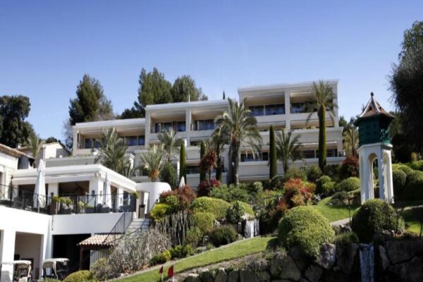Royal Mougins Golf Resort Facade