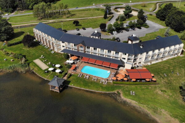 Hotel Du Golf De Lailette Outside