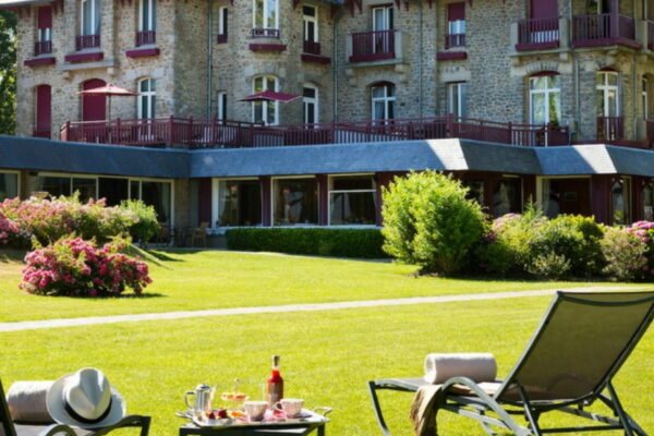 Hotel Le Castle Marie Louise Outside 2