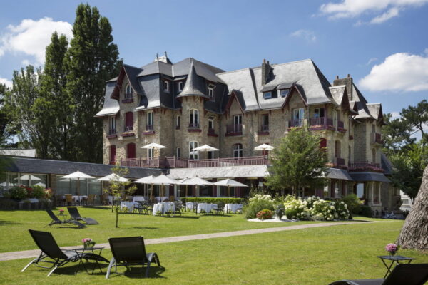 Hotel Le Castle Marie Louise Outside