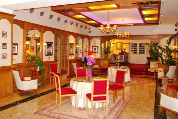 Manoir De Kertalg Dining