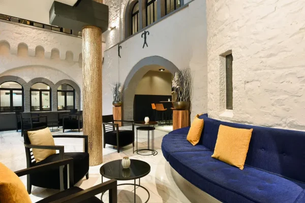 Martin S Chateau Du Lac Hotel Lobby 006.jpg