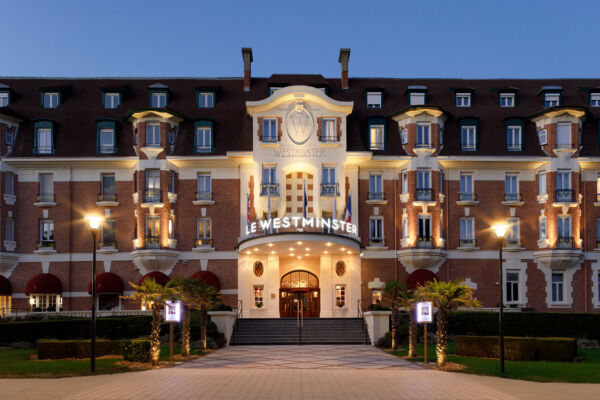 Hotel Barriere Le Westminster, Facade
