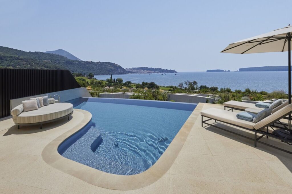 Mandarin Bedroom With Private Pool