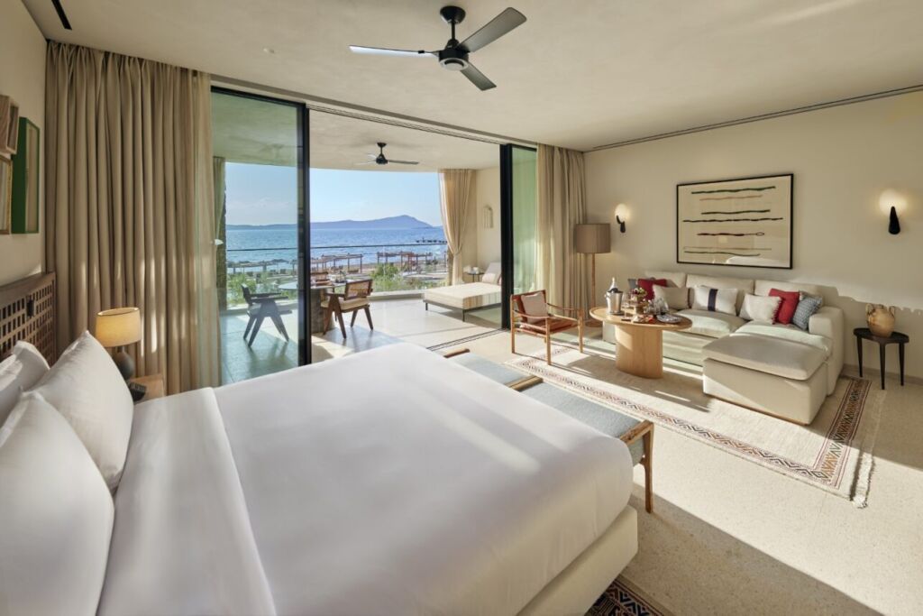 Mandarin Sea View Bedroom