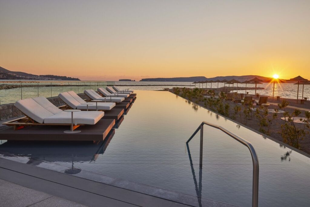 W Beach Club