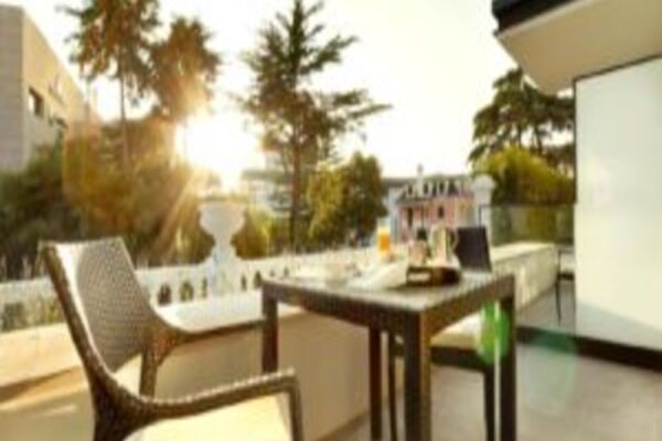 Hotel Inglaterra Balcony