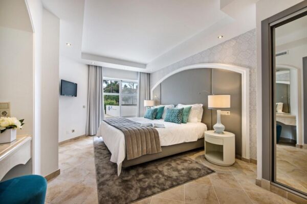 Four Seasons Fairways 6