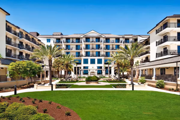Bqkwi Courtyard 8940 Hor Wide
